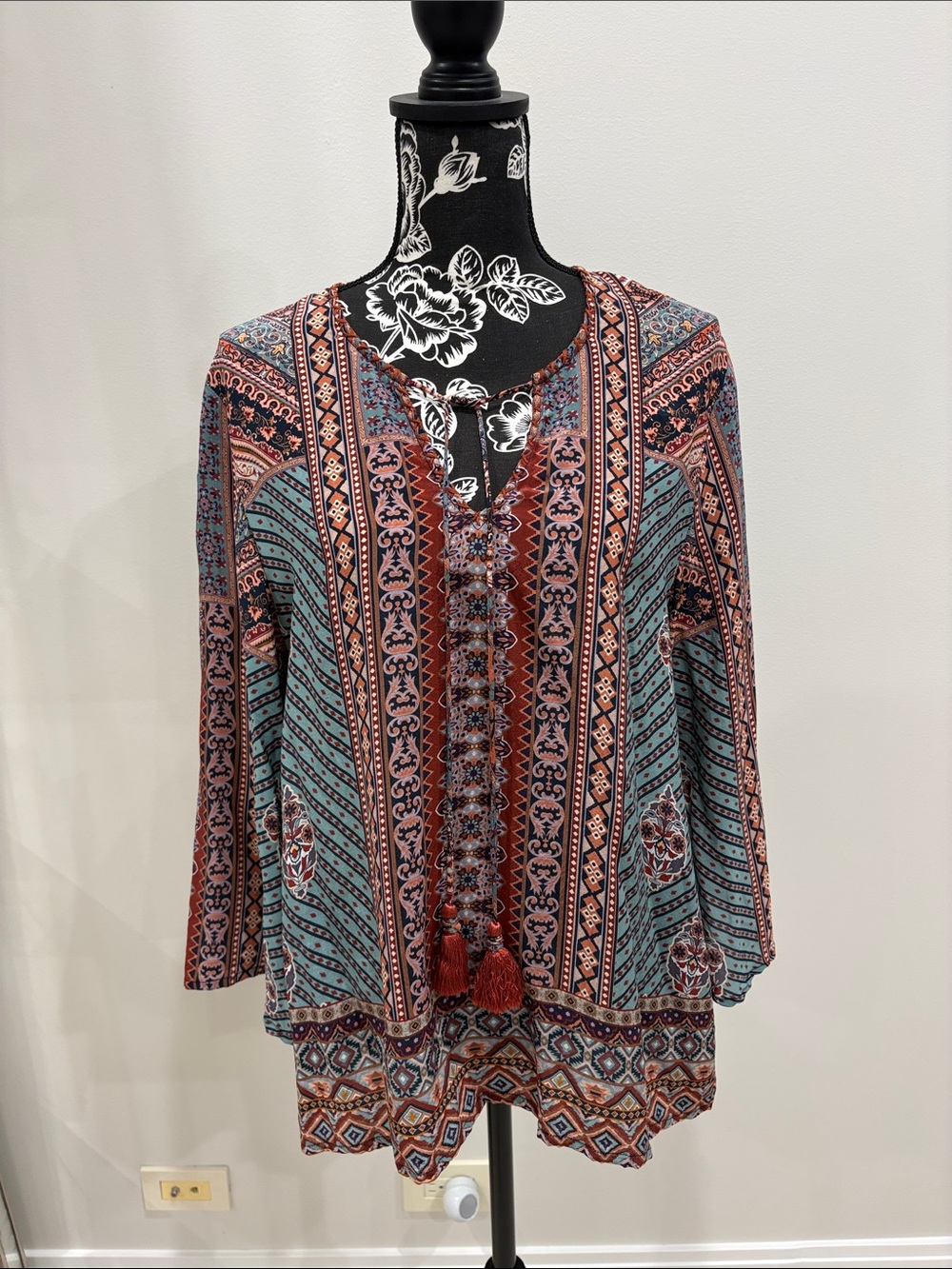 Tolani Silk Blouse size large